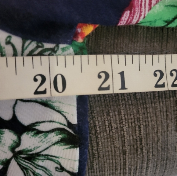 Kim & Cami Floral Off-Shoulder Top - Multicolor - Picture 5 of 5